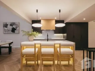 For rent 5 bedrooms townhouse in Phra Khanong, Bangkok