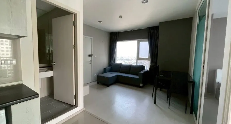 For rent 2 bedrooms condo in Mueang Samut Prakan, Samut Prakan
