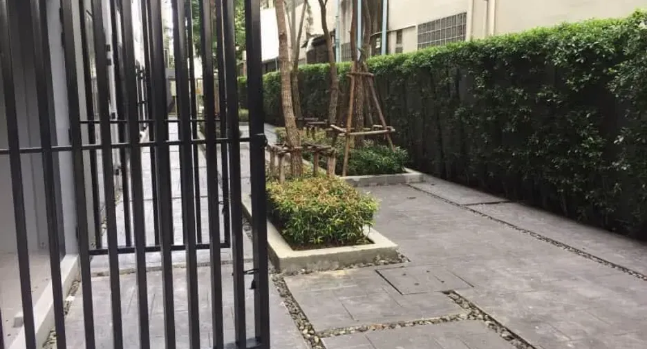 For rent 1 bed condo in Bang Kapi, Bangkok