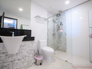 Condo en venta de 3 habitaciones en Bang Lamung, Chonburi