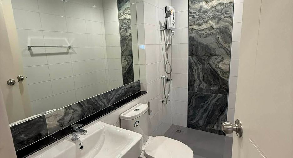 For rent 3 bedrooms townhouse in Prawet, Bangkok