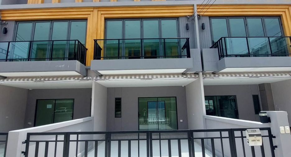 For rent 3 bedrooms townhouse in Prawet, Bangkok