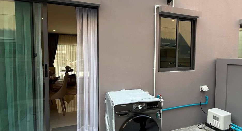 For rent 3 bedrooms townhouse in Prawet, Bangkok