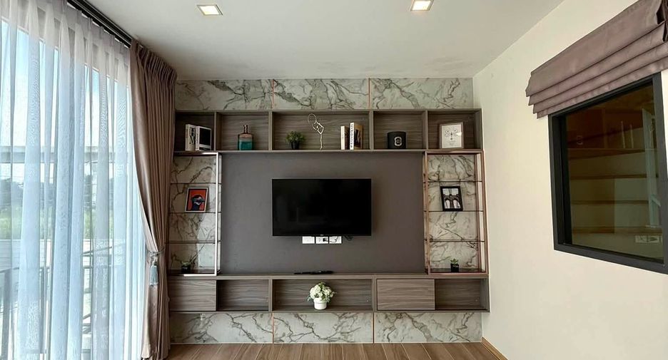 For rent 3 bedrooms townhouse in Prawet, Bangkok