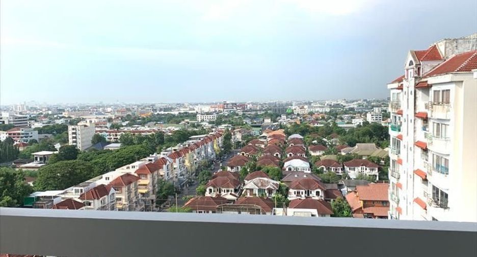 For rent 2 bedrooms condo in Wang Thonglang, Bangkok