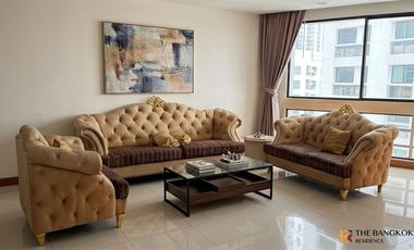 For rent 3 bedrooms condo in Khlong Toei, Bangkok