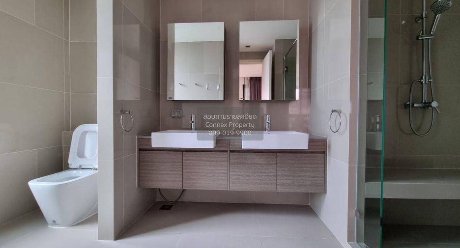 For rent 2 bedrooms condo in Huai Khwang, Bangkok