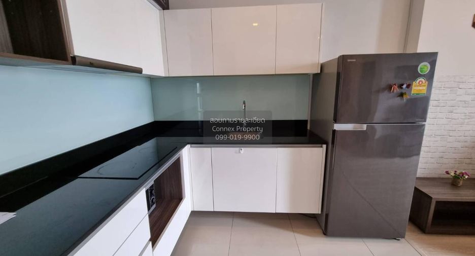 For rent 2 bedrooms condo in Huai Khwang, Bangkok