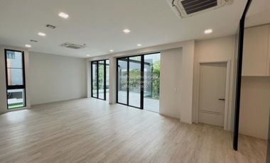 Haus zur Miete mit 4 Zimmer in Saphan Sung, Bangkok