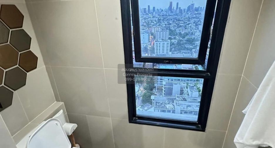 For rent 2 bedrooms condo in Huai Khwang, Bangkok