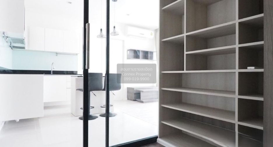 Condo en alquiler de 1 habitaciones en Huai Khwang, Bangkok