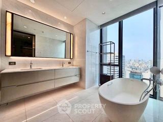 Condo en alquiler y en venta de 5 habitaciones en Pathum Wan, Bangkok
