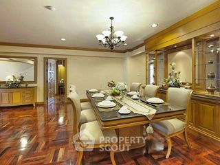 Apartamento en alquiler de 3 habitaciones en Watthana, Bangkok