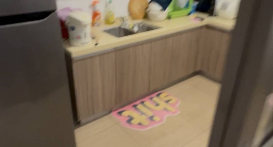For rent 2 bedrooms condo in Huai Khwang, Bangkok
