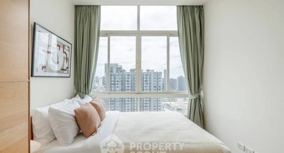 For rent 2 bedrooms condo in Phra Khanong, Bangkok