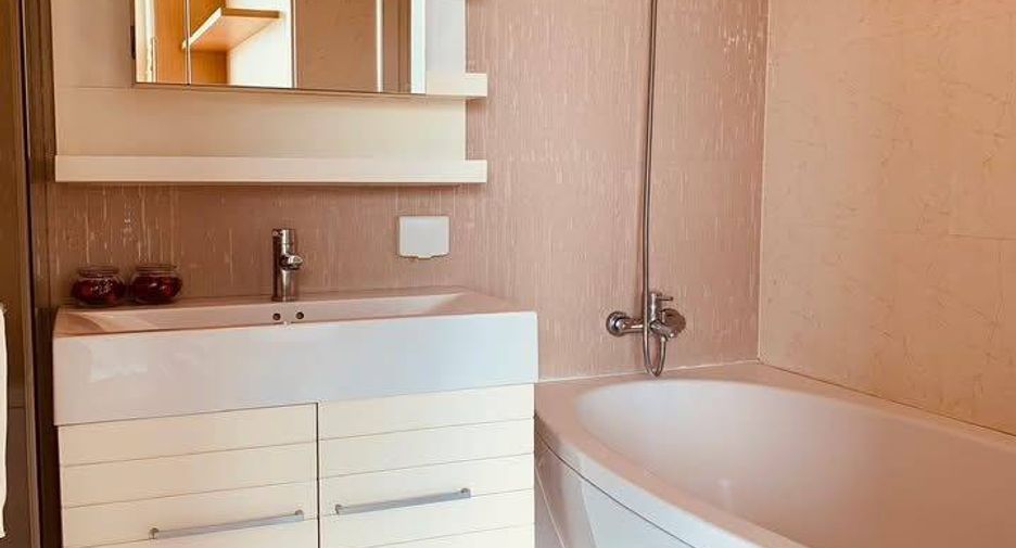 For rent 1 bed condo in Watthana, Bangkok