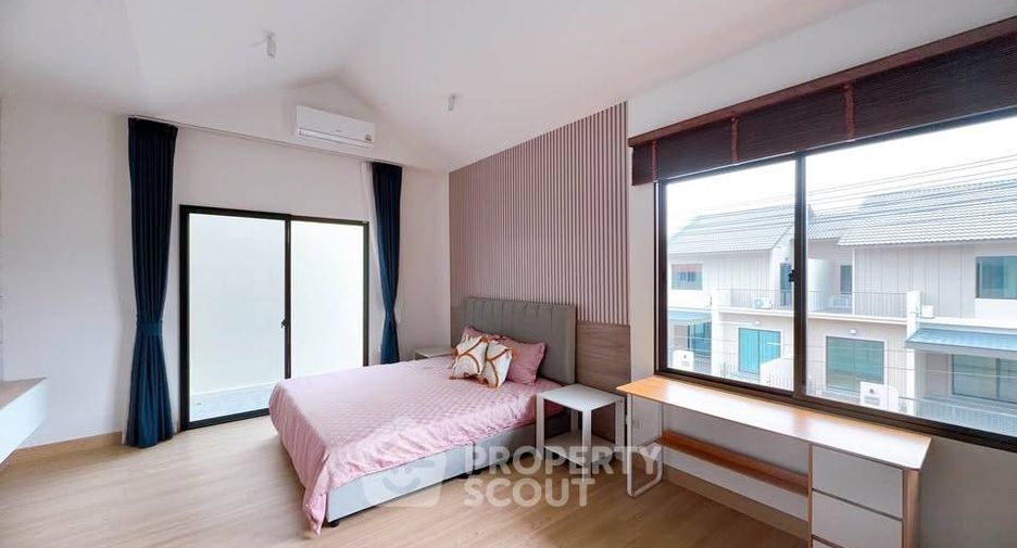 For rent 4 bedrooms house in Bang Lamung, Chonburi