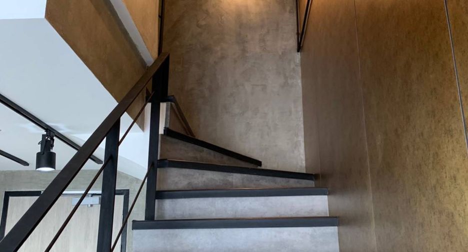 For rent 2 bedrooms condo in Huai Khwang, Bangkok