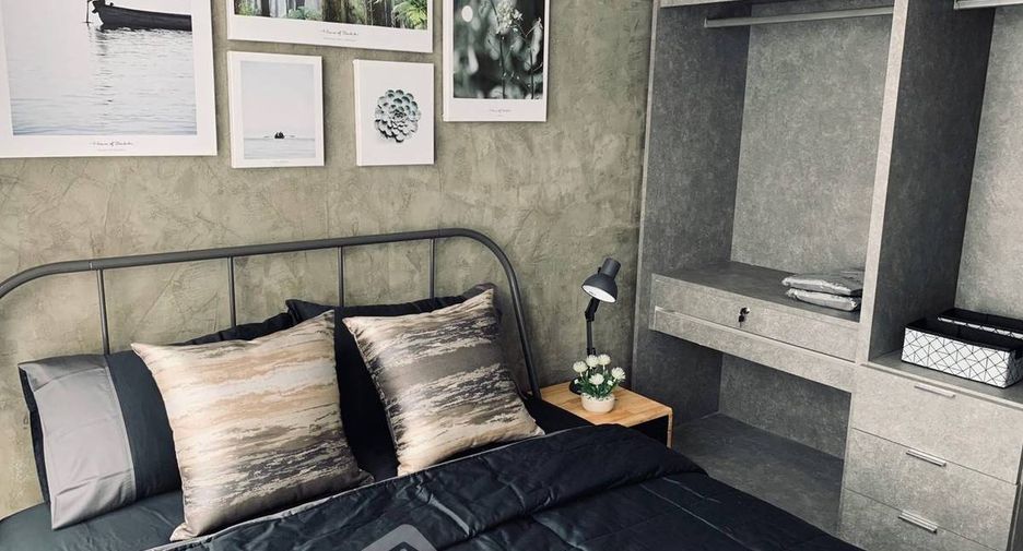 For rent 2 bedrooms condo in Huai Khwang, Bangkok