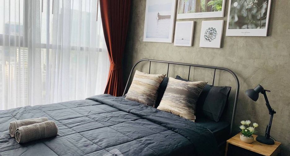 For rent 2 bedrooms condo in Huai Khwang, Bangkok