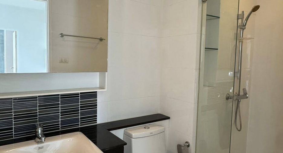 Condo en alquiler de 2 habitaciones en Bang Na, Bangkok