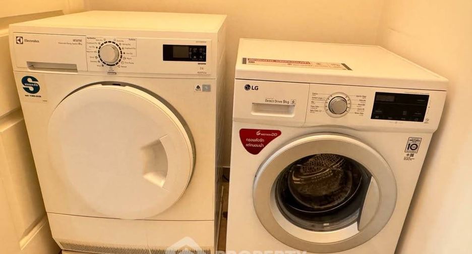 For rent 3 bedrooms condo in Pathum Wan, Bangkok