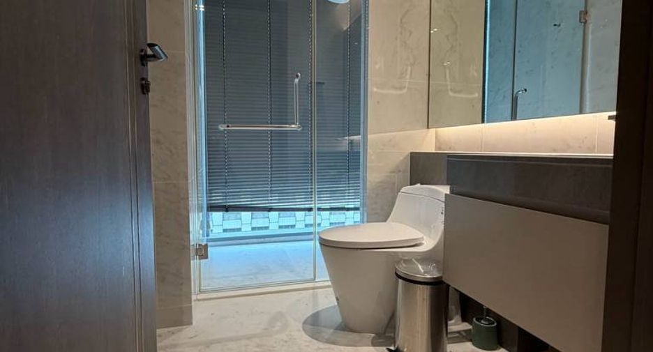 For rent 2 bedrooms condo in Pathum Wan, Bangkok