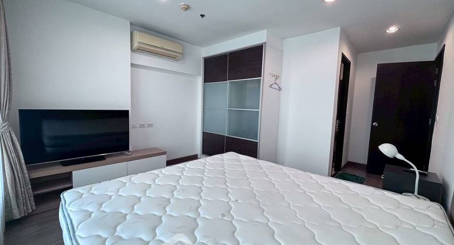 For rent 2 bedrooms condo in Din Daeng, Bangkok