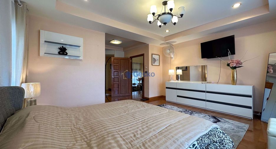For rent 4 bedrooms house in Bang Lamung, Chonburi