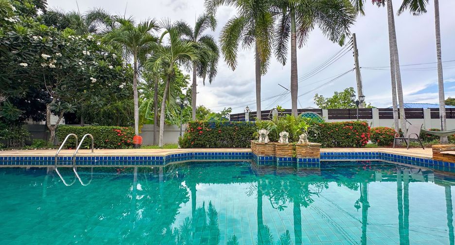 For rent 4 bedrooms house in Bang Lamung, Chonburi