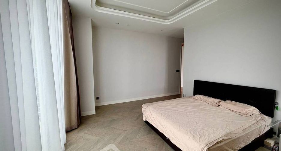Condo en alquiler de 3 habitaciones en Sathon, Bangkok