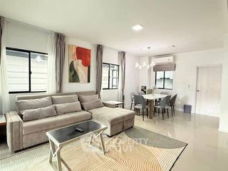 For rent 3 bedrooms townhouse in Wang Thonglang, Bangkok