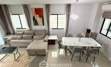 For rent 3 bedrooms townhouse in Wang Thonglang, Bangkok