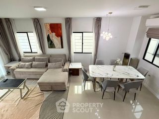 For rent 3 bedrooms townhouse in Wang Thonglang, Bangkok