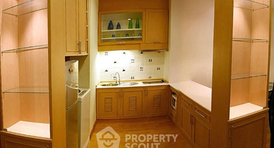 For rent 2 bedrooms condo in Khlong Toei, Bangkok