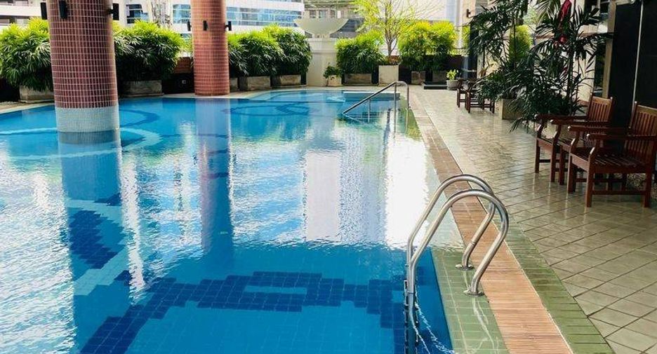 For rent 2 bedrooms condo in Khlong Toei, Bangkok