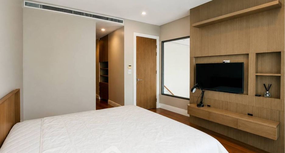 Condo en alquiler de 3 habitaciones en Khlong Toei, Bangkok
