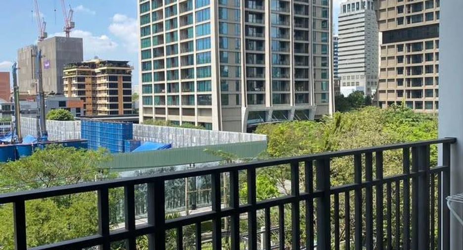 For rent 1 bed condo in Pathum Wan, Bangkok
