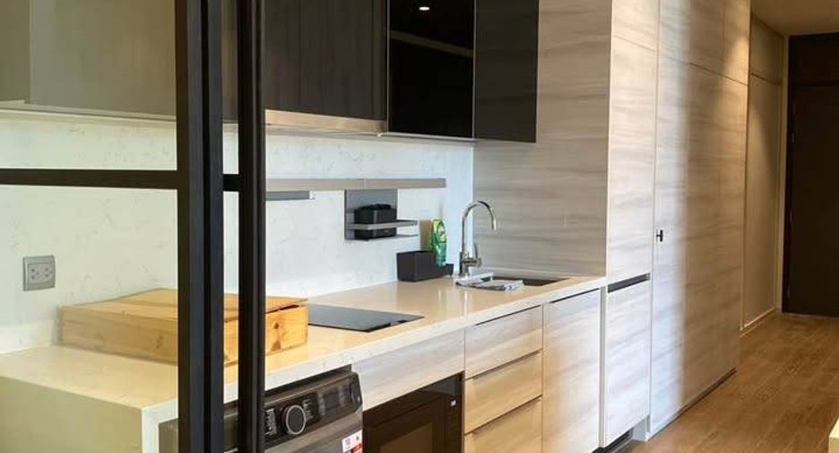 For rent 1 bed condo in Pathum Wan, Bangkok