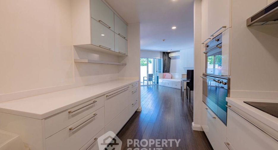 For rent 3 ベッドルーム condo in Huai Khwang, Bangkok