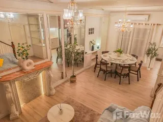 Haus zur Miete mit 3 Zimmer in Yan Nawa, Bangkok