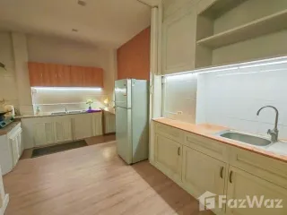 Haus zur Miete mit 3 Zimmer in Yan Nawa, Bangkok