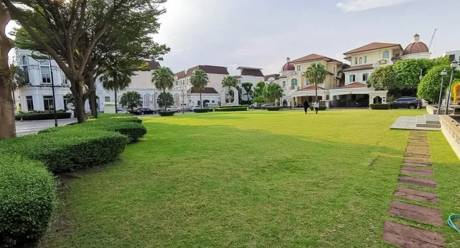 Haus zur Miete mit 3 Zimmer in Yan Nawa, Bangkok