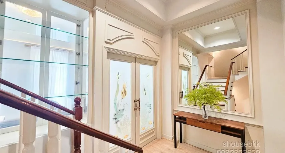 Haus zur Miete mit 3 Zimmer in Yan Nawa, Bangkok