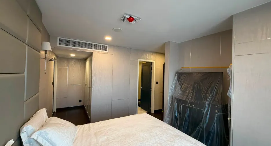 For rent 3 bedrooms condo in Yan Nawa, Bangkok