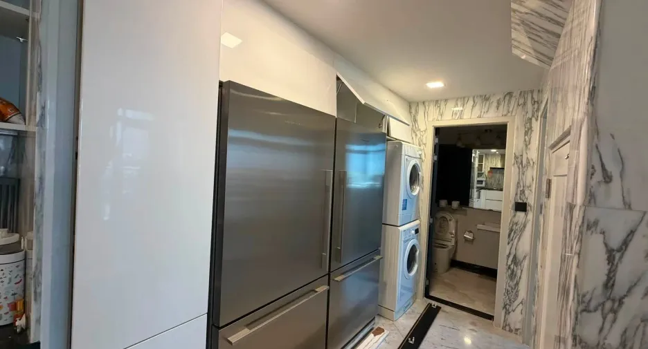 For rent 3 bedrooms condo in Yan Nawa, Bangkok