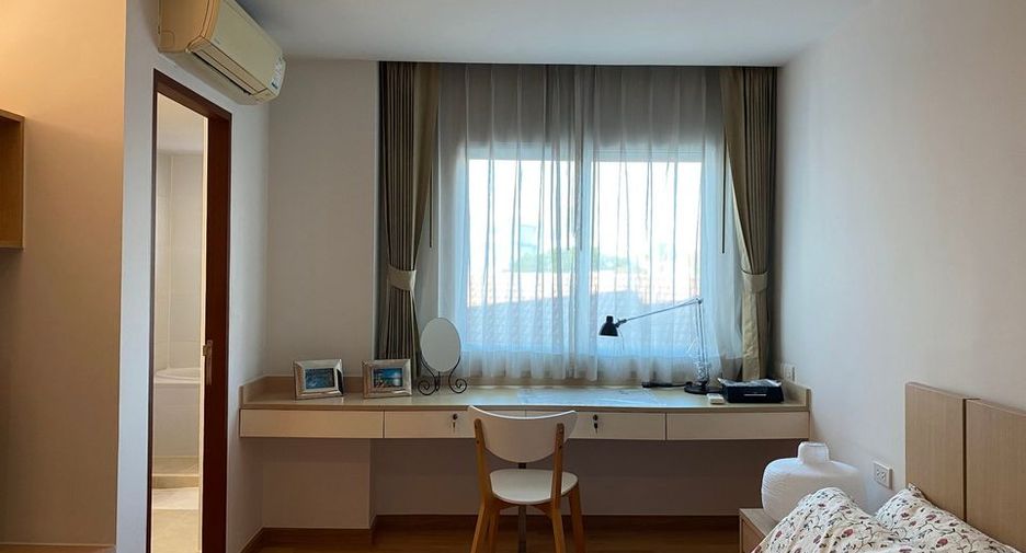Condo en alquiler y en venta de 3 habitaciones en Phra Khanong, Bangkok