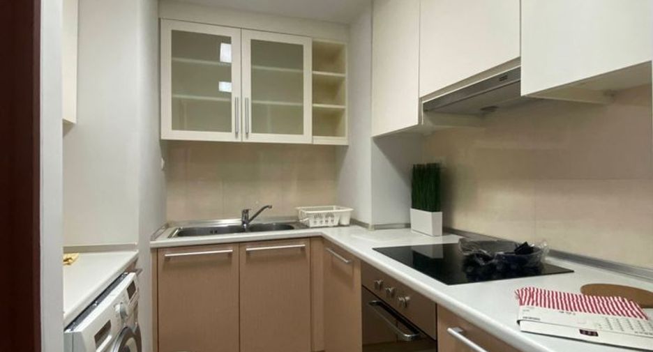 Condo en alquiler y en venta de 3 habitaciones en Phra Khanong, Bangkok