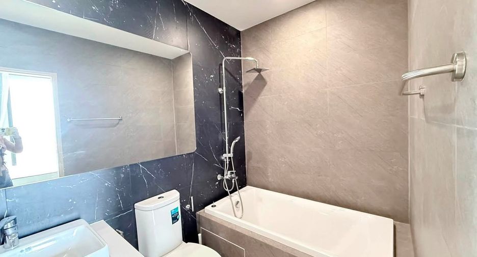 For rent 3 bedrooms condo in Bang Na, Bangkok