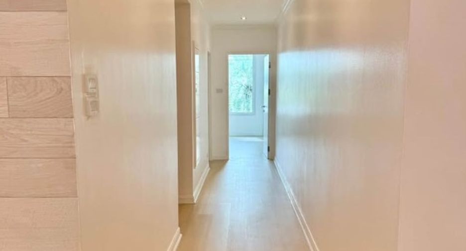 For rent 3 bedrooms condo in Pathum Wan, Bangkok
